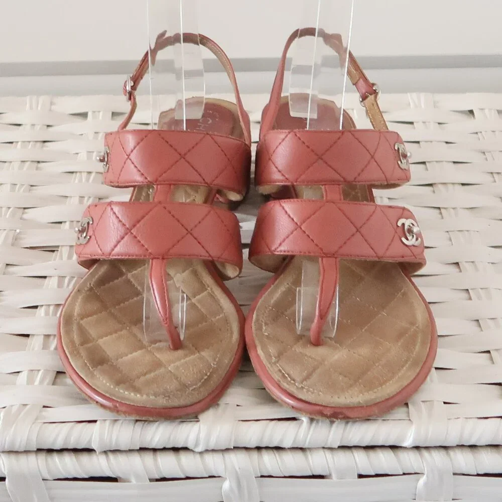 Chanel Quilted Leather Logo Sandals – Designer Summer Slides in Coral Pink